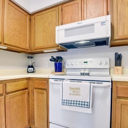 Sunny Condo - Private Ocean Isle Beach Access! Exterior photo